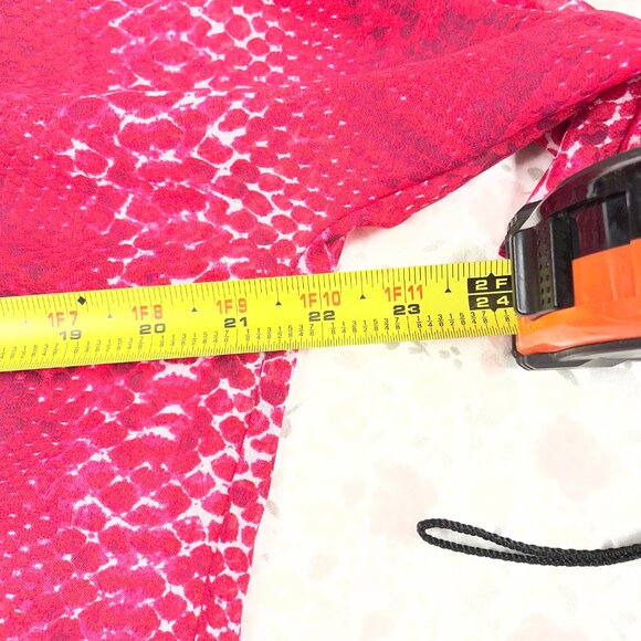 a.n.a. Women's L - Lightweight top - half sleeves - Great over a white tank! - Picture 9 of 11